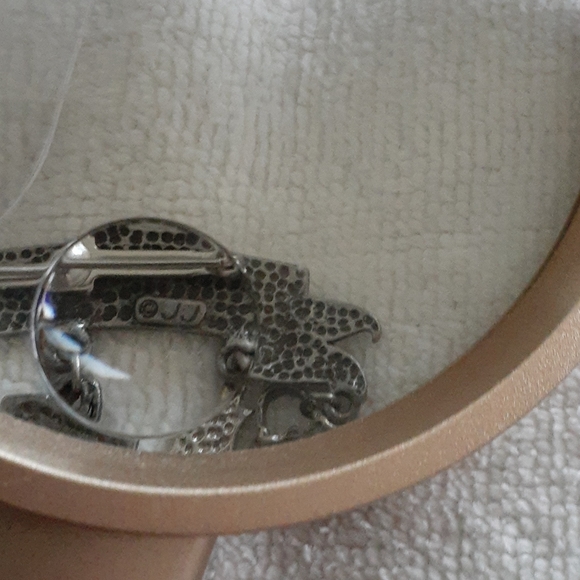 Vintage signed JJ pewter pin 'Born to Shop'. - Picture 4 of 7